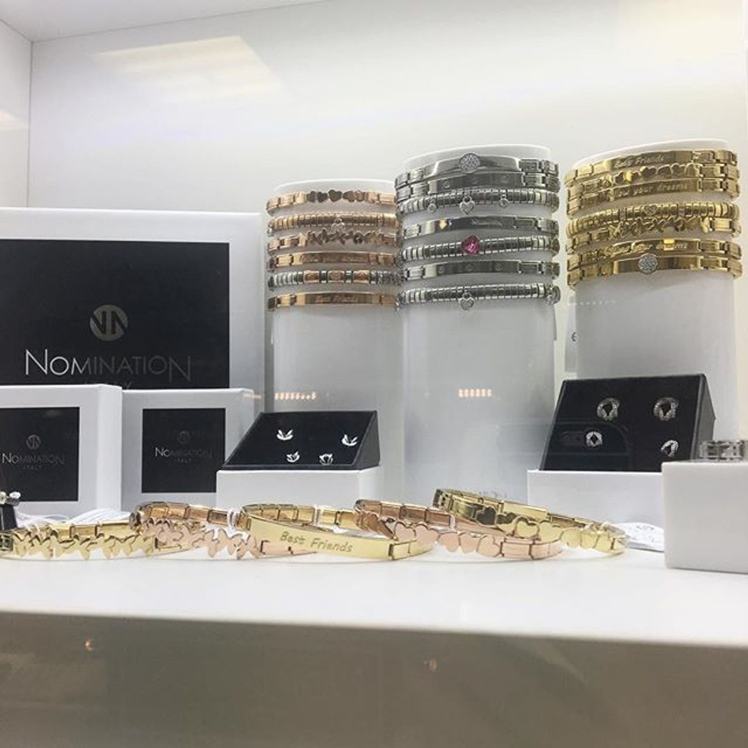 Bransoleta Nomination 021111-008 1.jpg